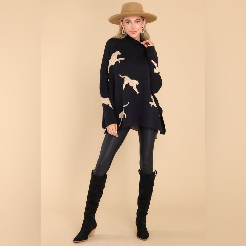 Entro Queen Of The Jungle Black Sweater - Size Medium
